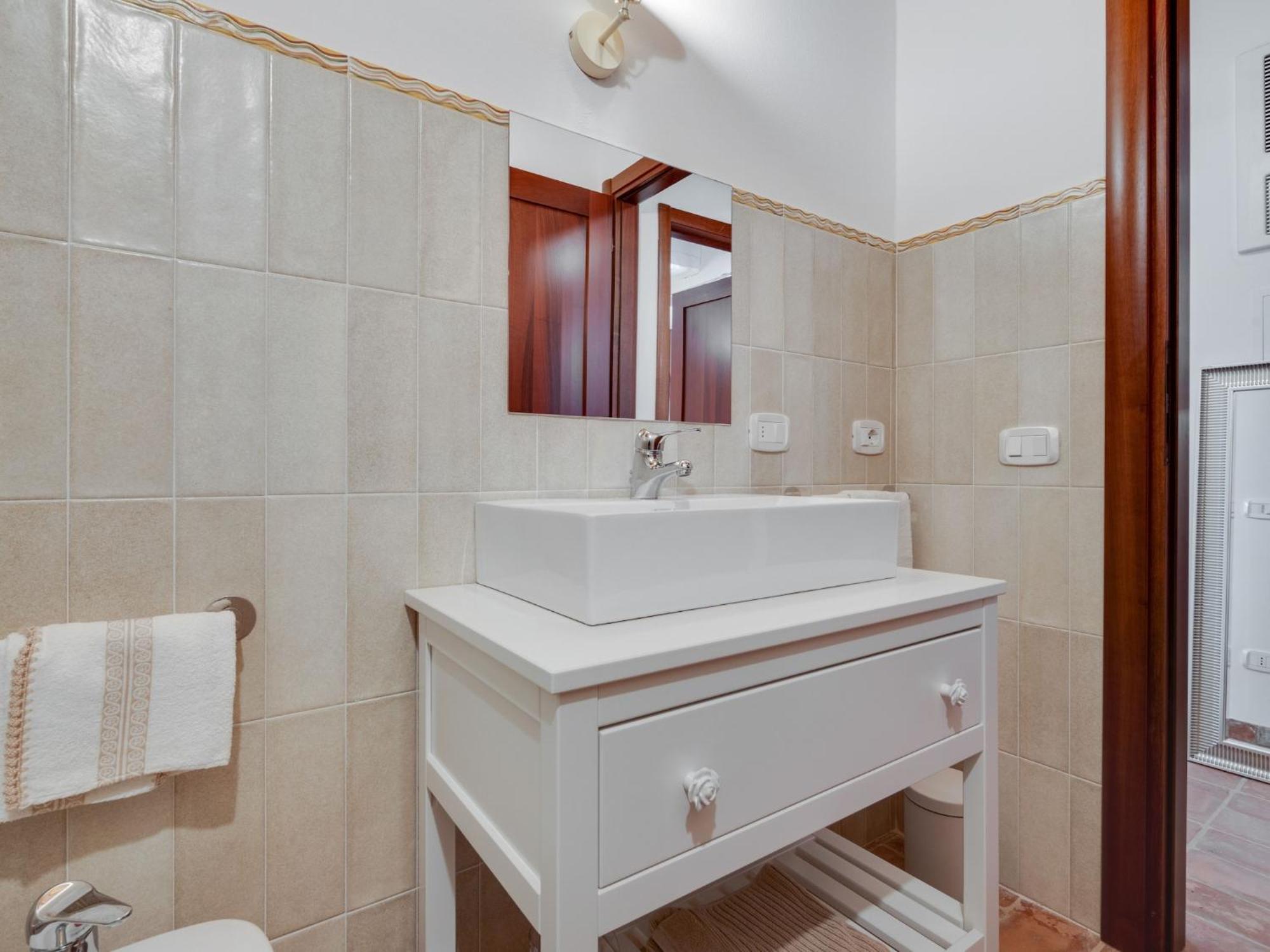 Stunning Apartment In Mombaroccio Near Metauro River Exterior photo