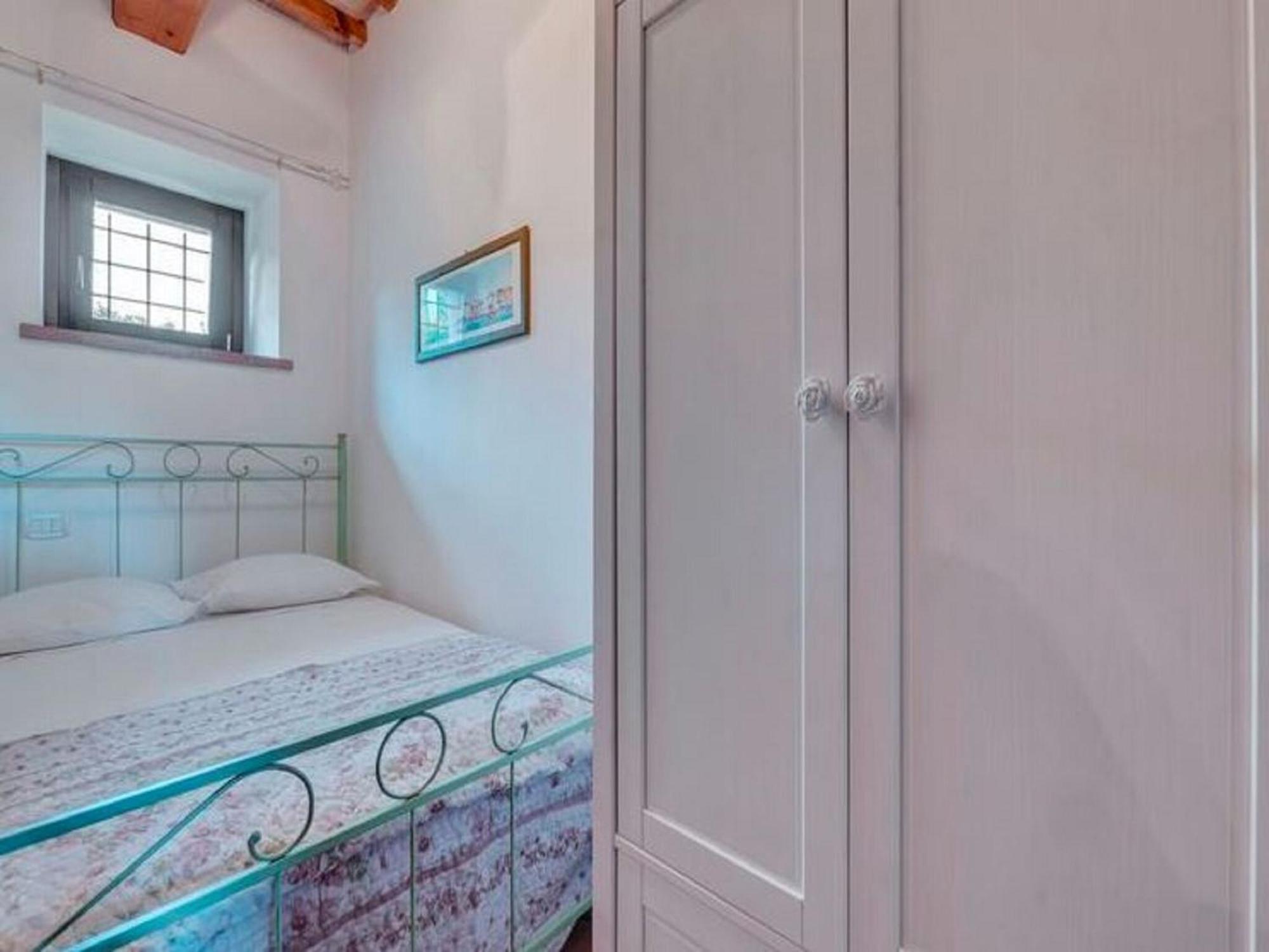 Stunning Apartment In Mombaroccio Near Metauro River Exterior photo