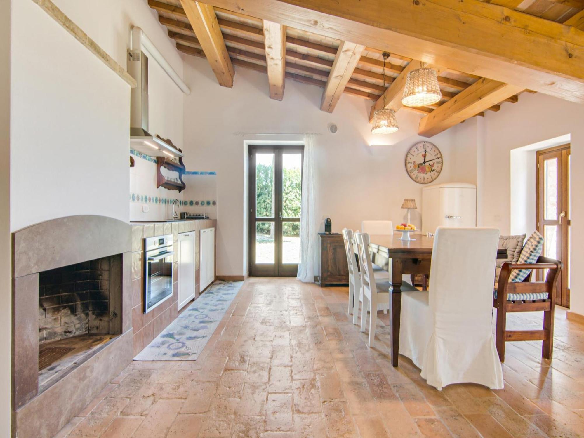 Stunning Apartment In Mombaroccio Near Metauro River Exterior photo