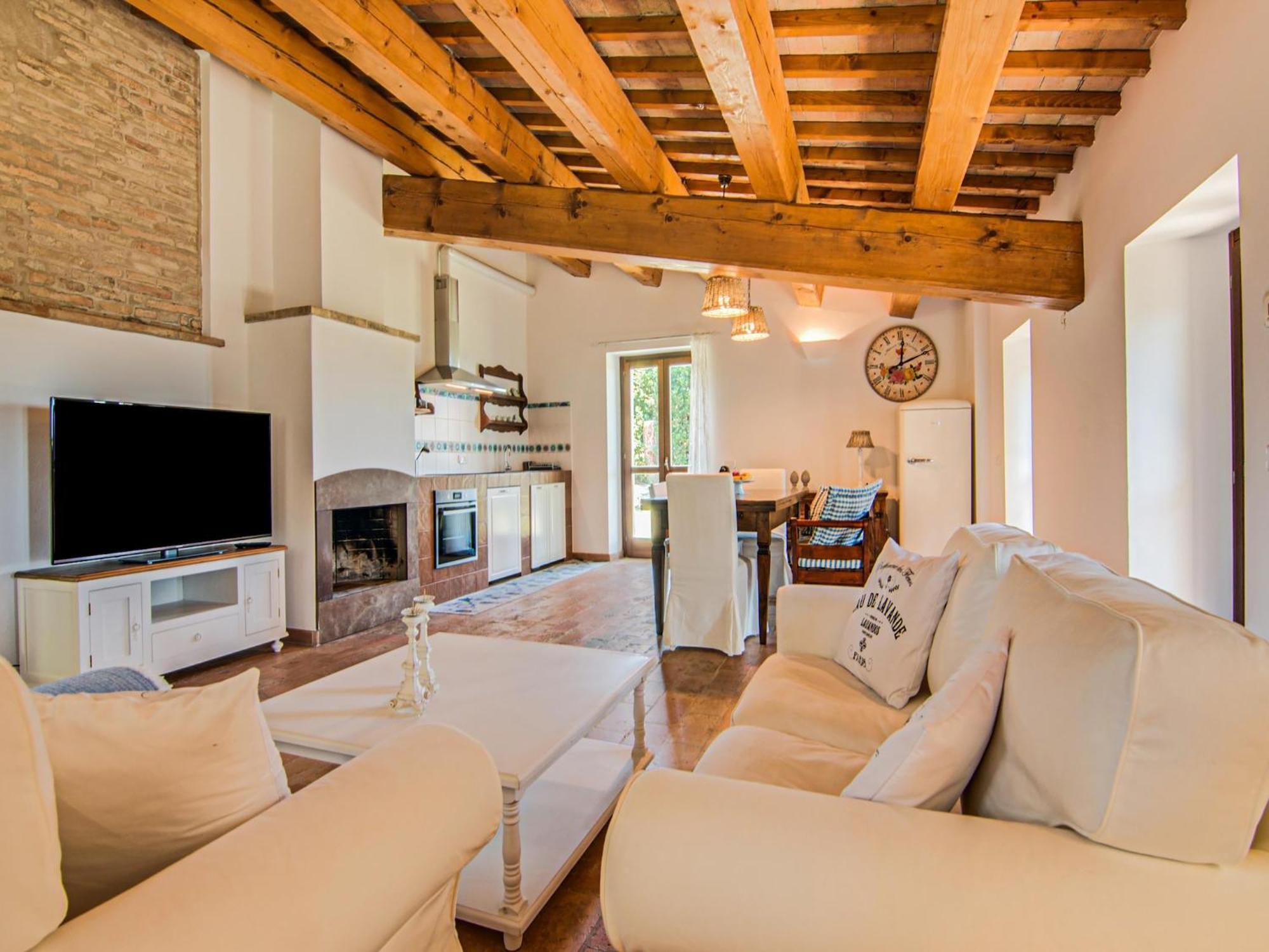 Stunning Apartment In Mombaroccio Near Metauro River Exterior photo